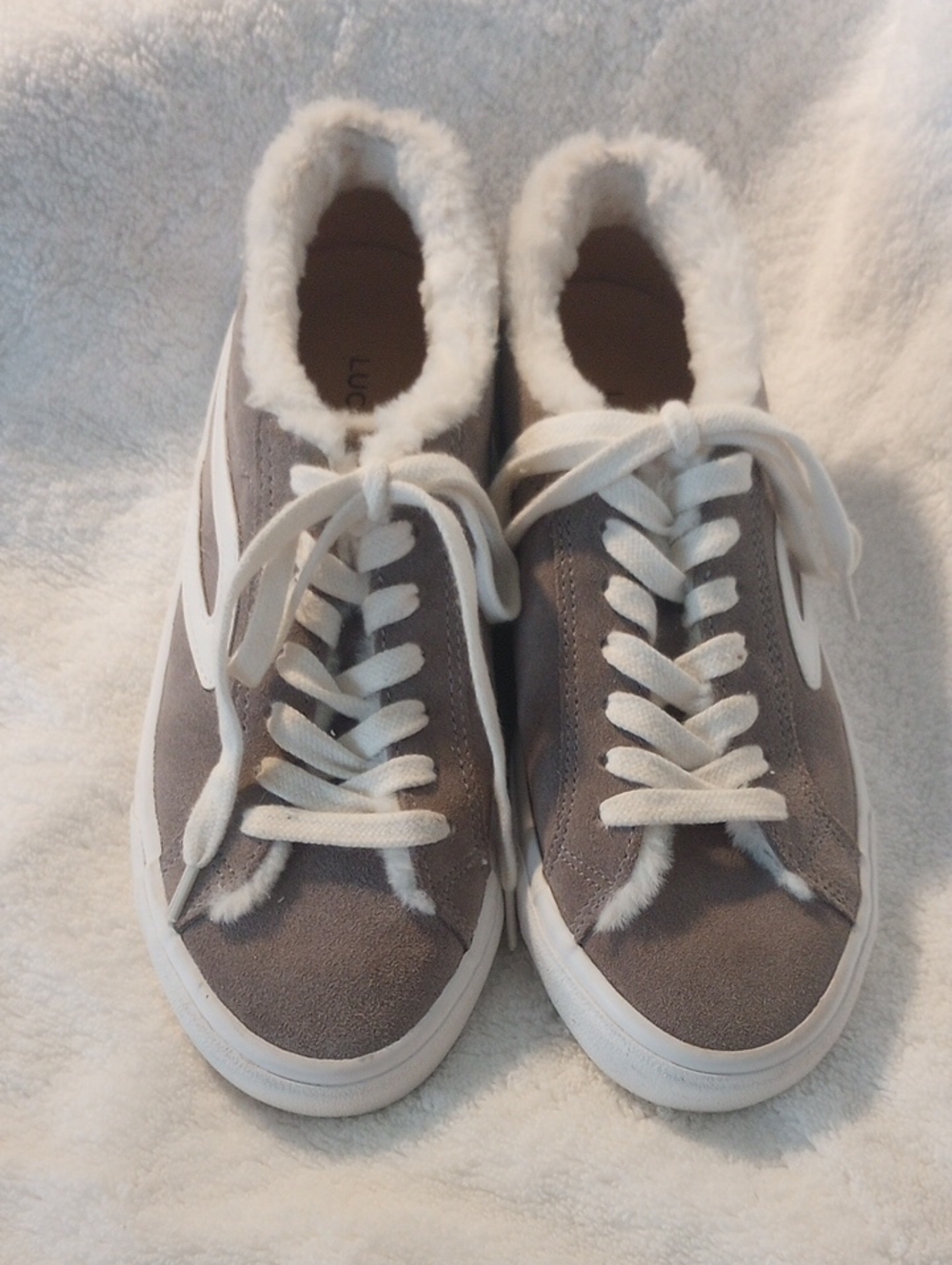 Lucky Brand Dessah Womens Gray Suede Sneakers With Faux Fur Lining - Size 6